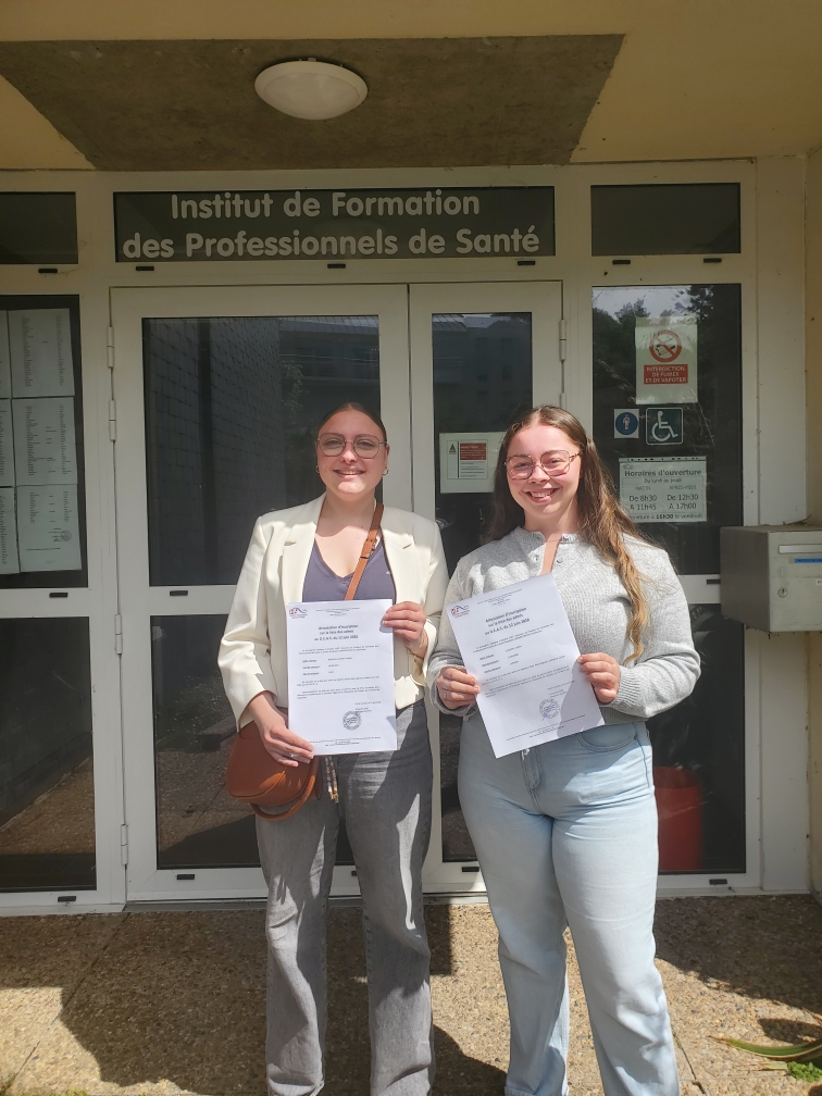 Félicitations aux 5 nouveaux diplômés aides-soignants